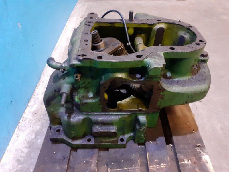 John Deere 4040