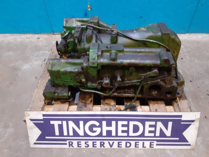 John Deere 4040