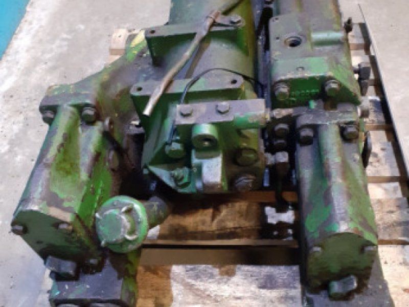 John Deere 4040
