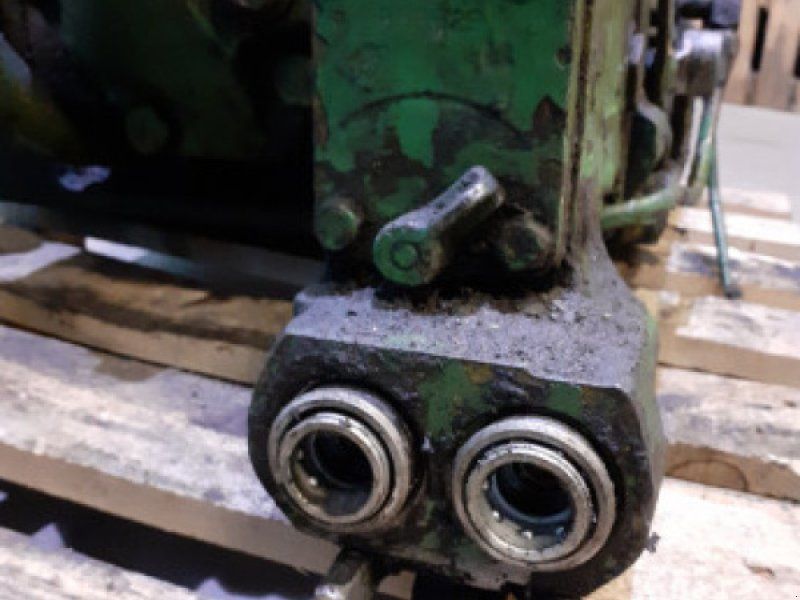John Deere 4040