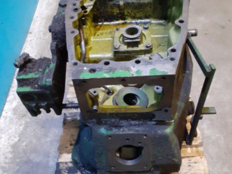 John Deere 2240