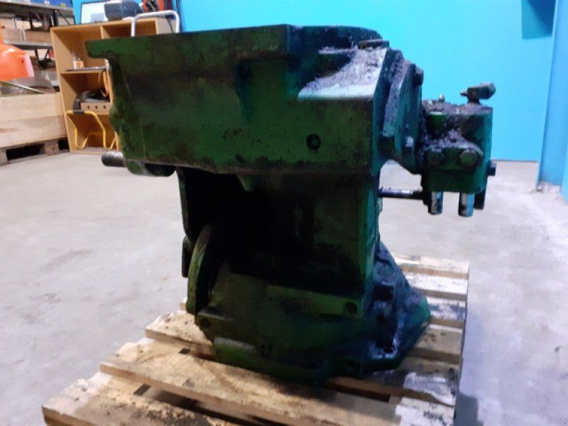 John Deere 2240
