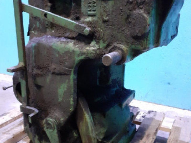 John Deere 2240