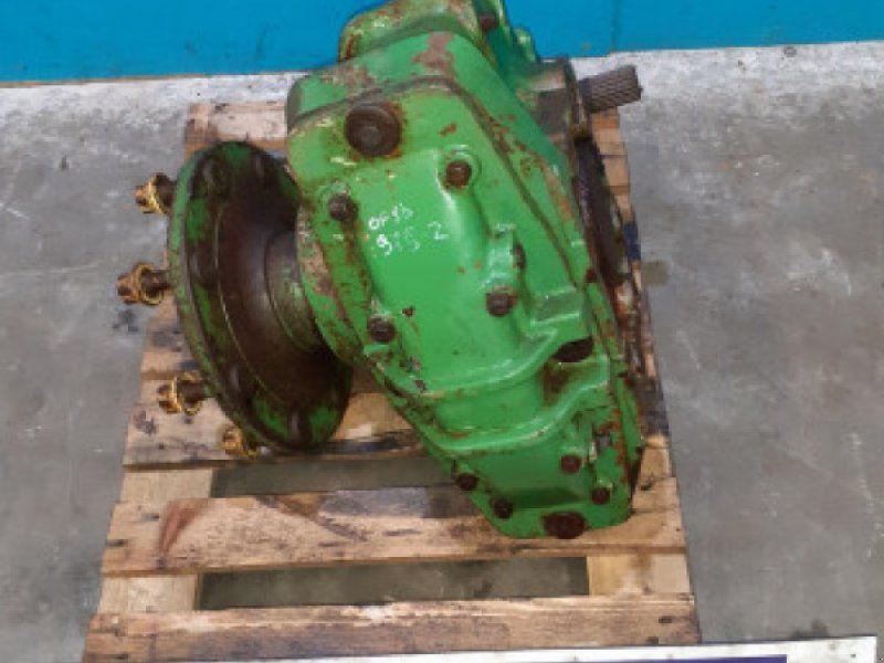 John Deere 975