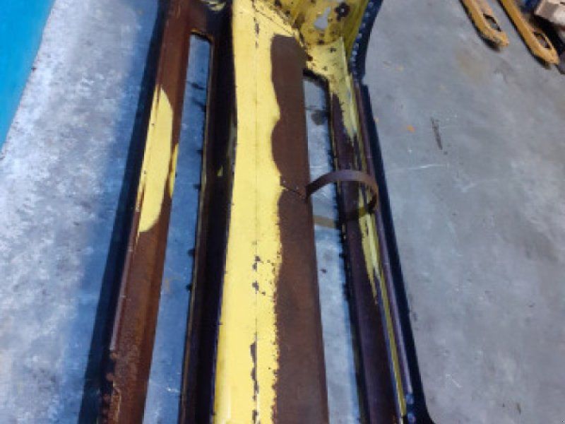 New Holland TX68