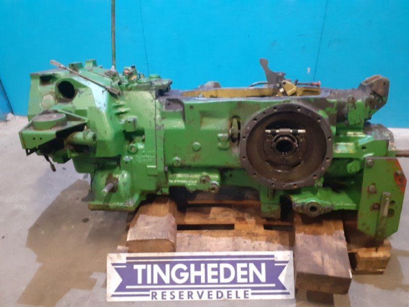 John Deere 3040