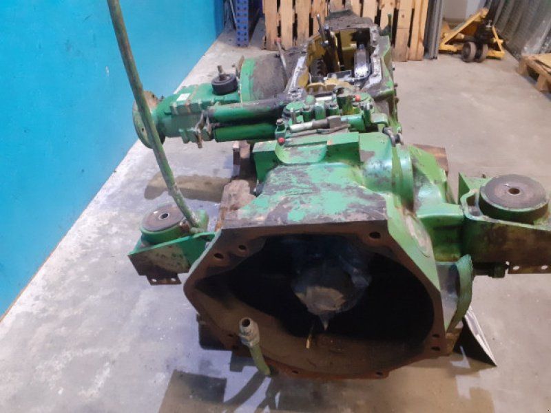 John Deere 3040