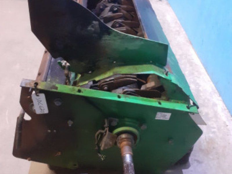 John Deere C670