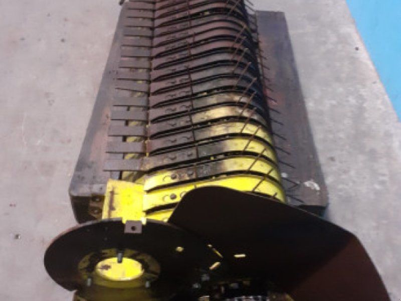 John Deere 590
