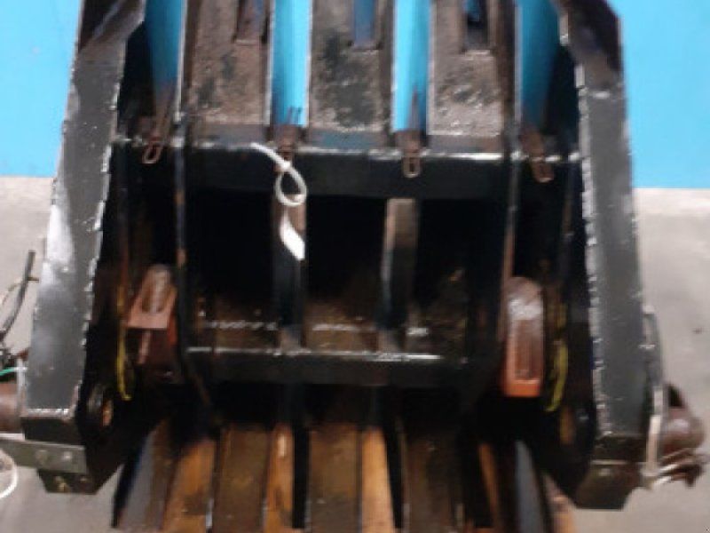New Holland 4860