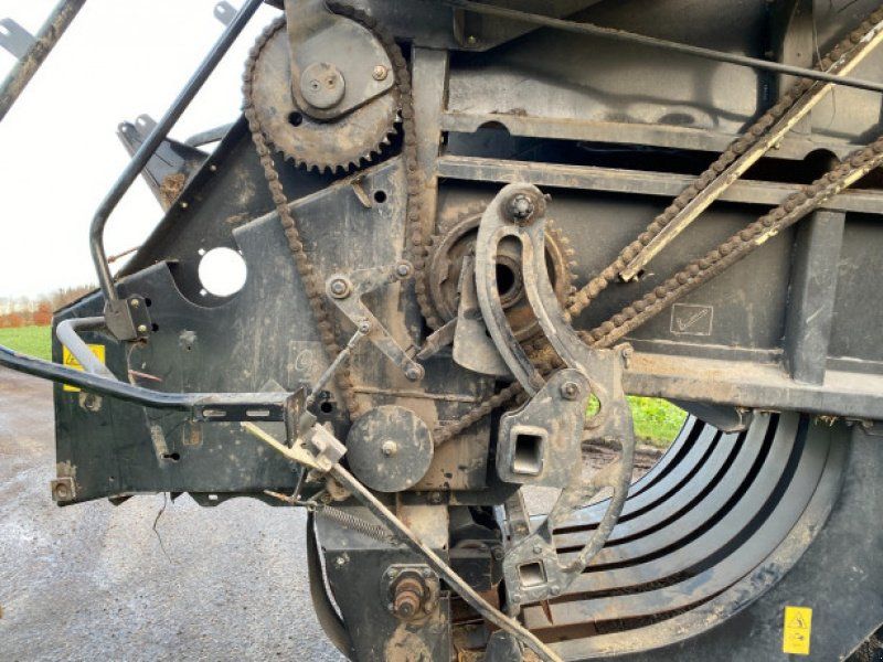 New Holland BB9090