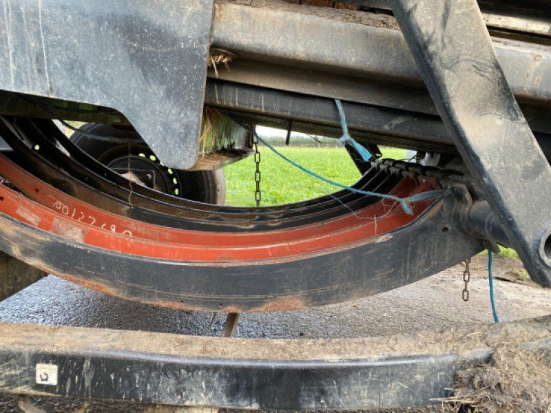 New Holland BB9090
