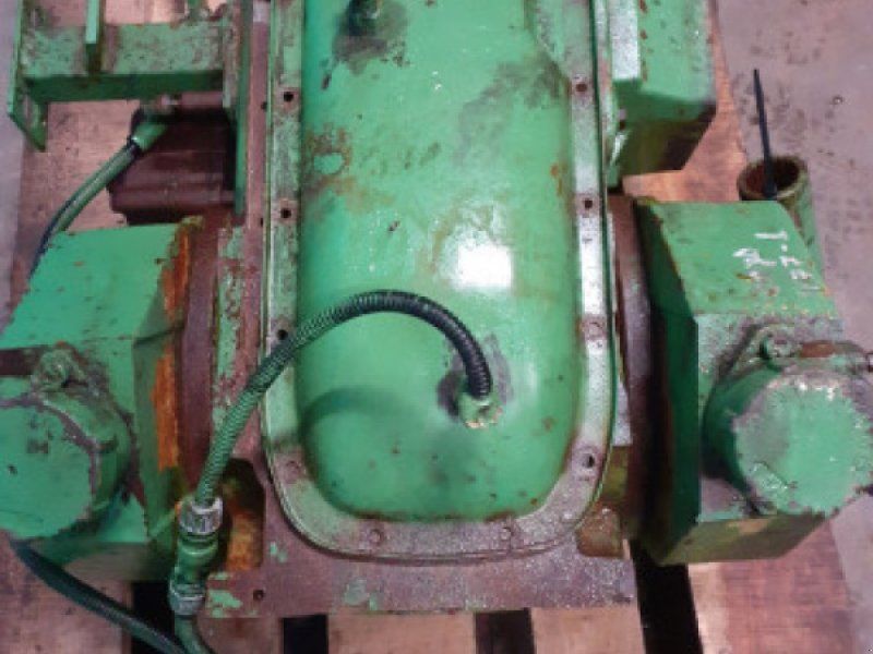 John Deere 1177