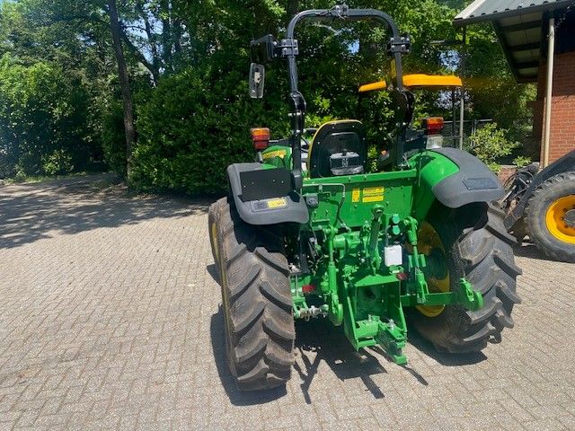 John deere 5050E 4X4