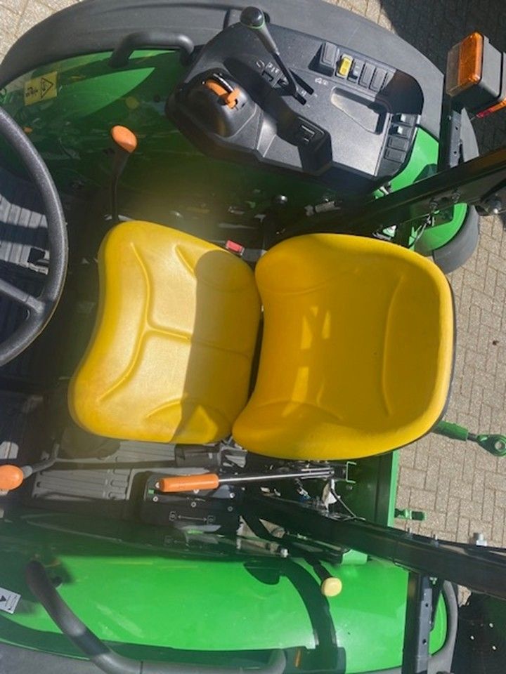 John deere 5050E 4X4