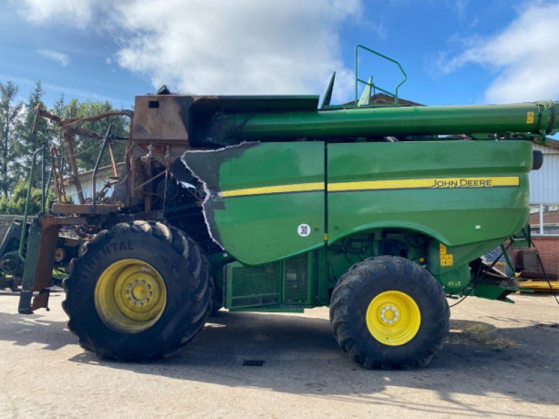 John Deere S670I
