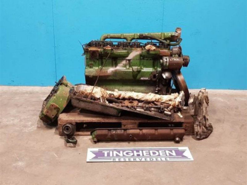 John Deere 6329