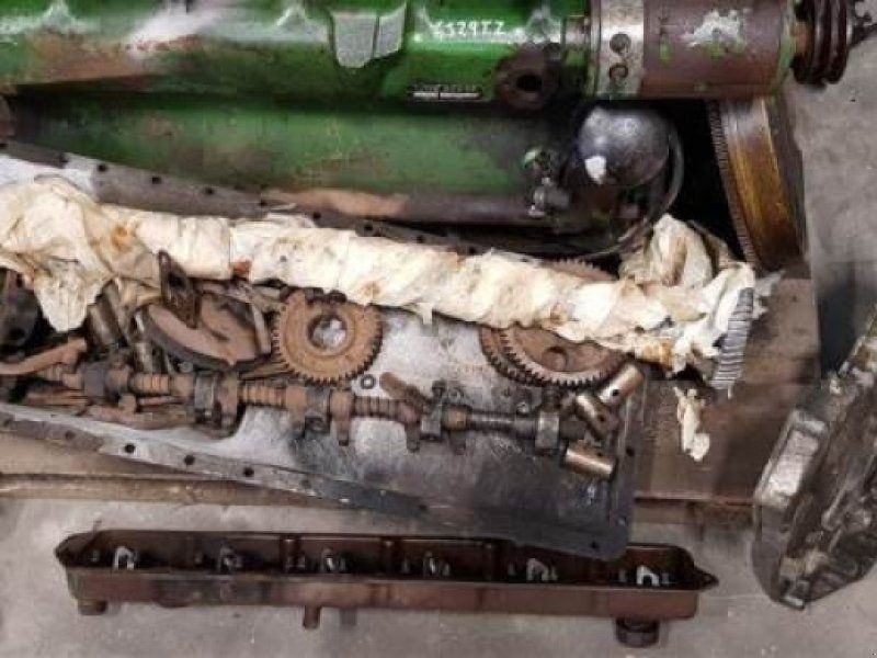 John Deere 6329