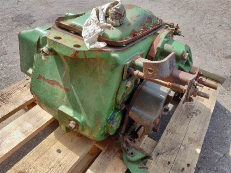 John Deere 1085