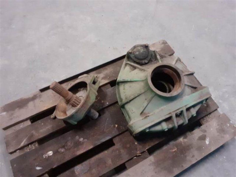 John Deere 1065