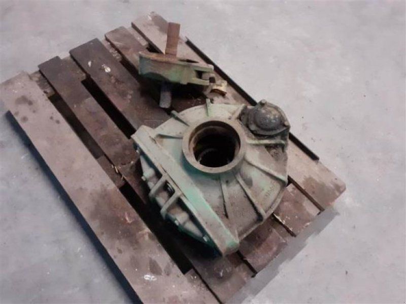 John Deere 1065