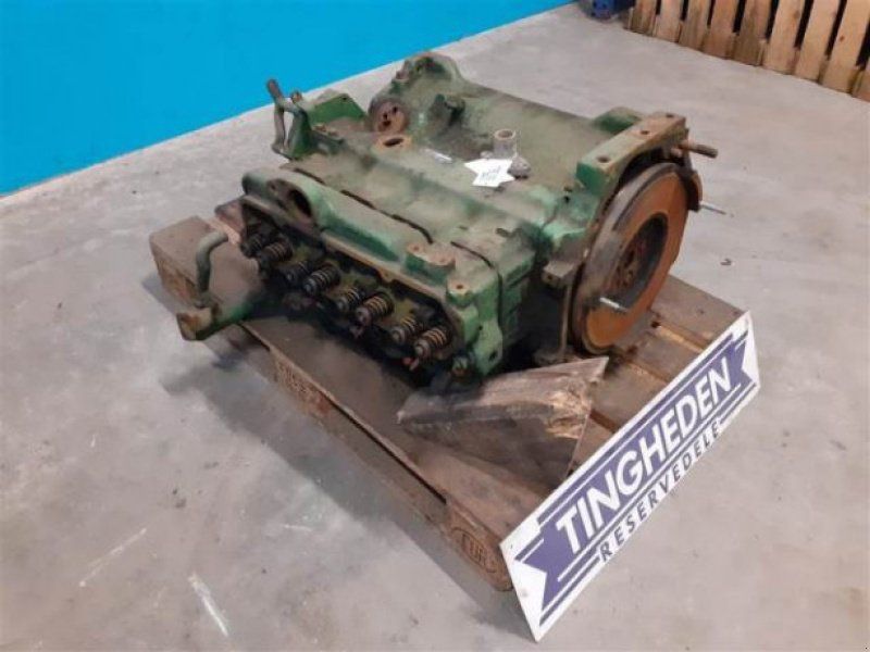 John Deere 4239