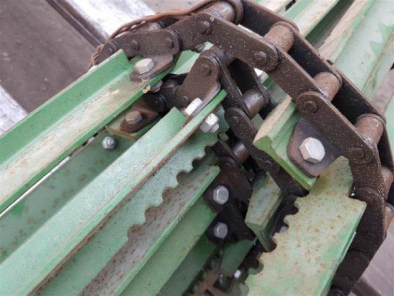John Deere 1075