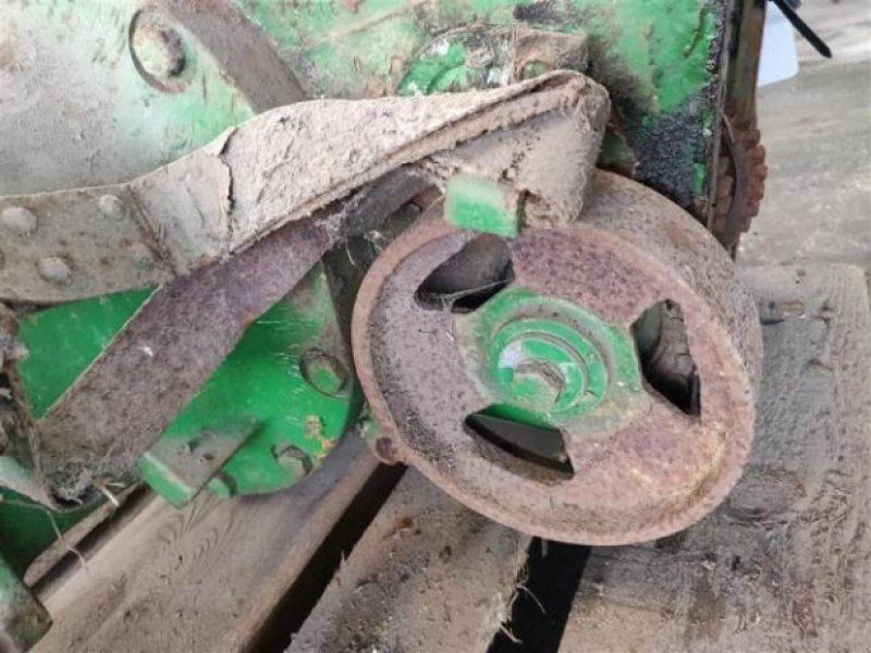 John Deere 942