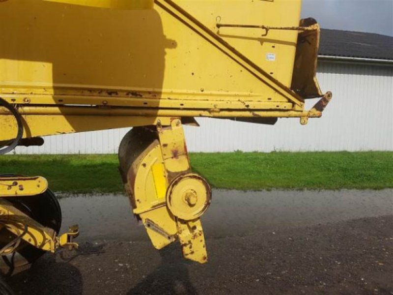 New Holland 1550