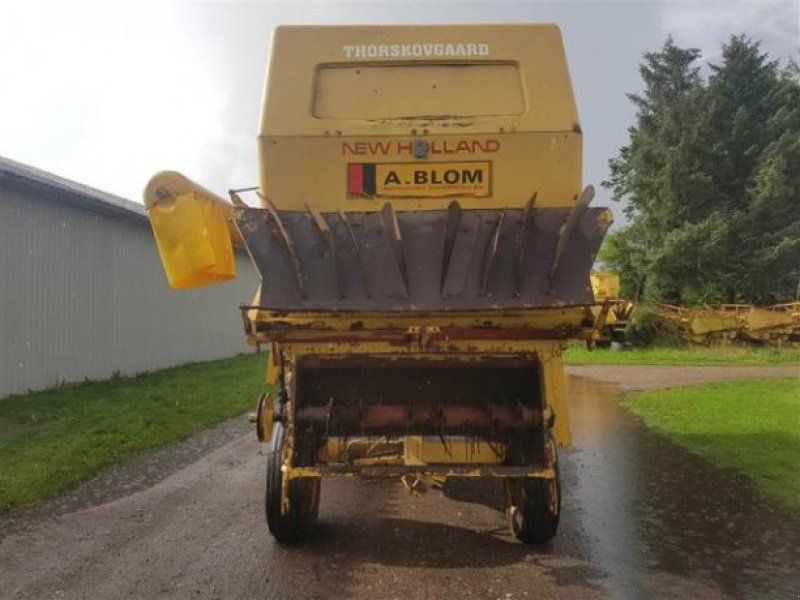 New Holland 1550
