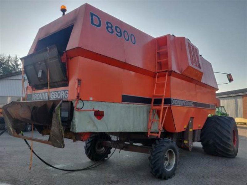 8900