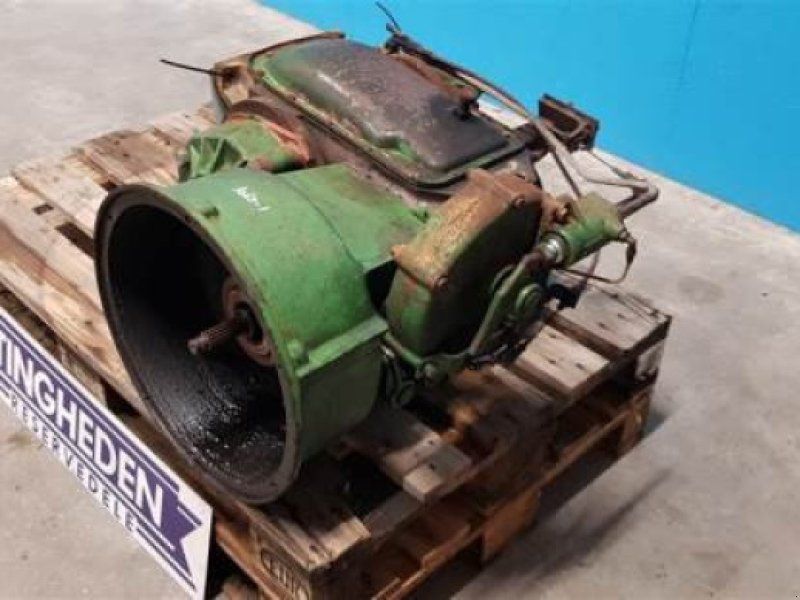 John Deere 1065