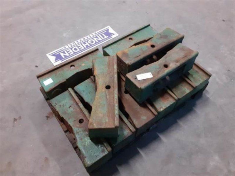 John Deere 2140