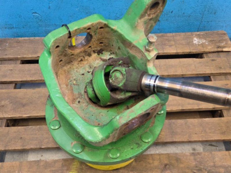 John Deere 6215R