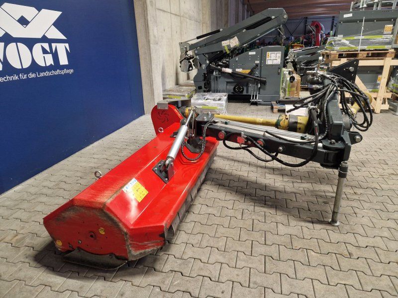 DRAGONE COBRA 200 Seiten /Böschungs für Traktor