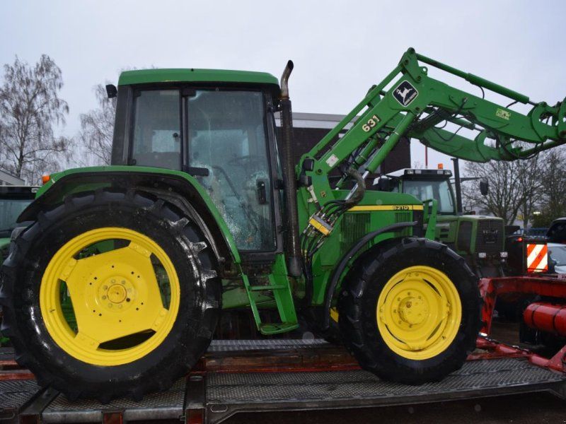 John Deere 6210