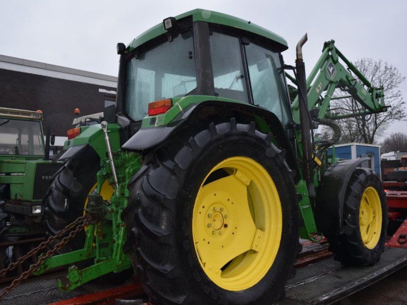 John Deere 6210