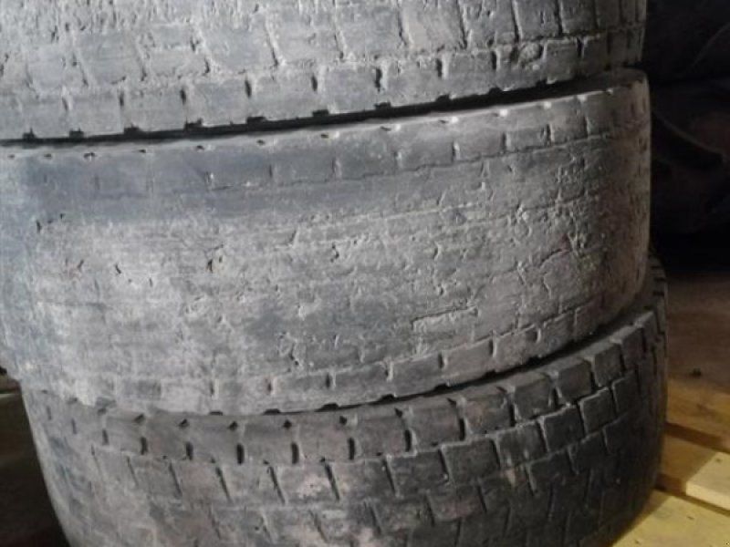 Brugte dæk 305-70x22.5