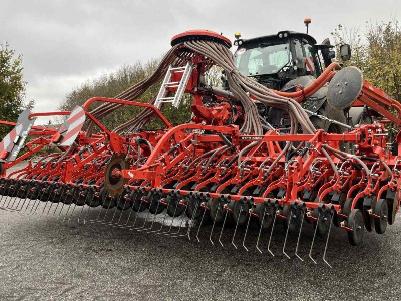 Kuhn HR6040 med såmaskine Med dobbelt kammer fronttank TF2300