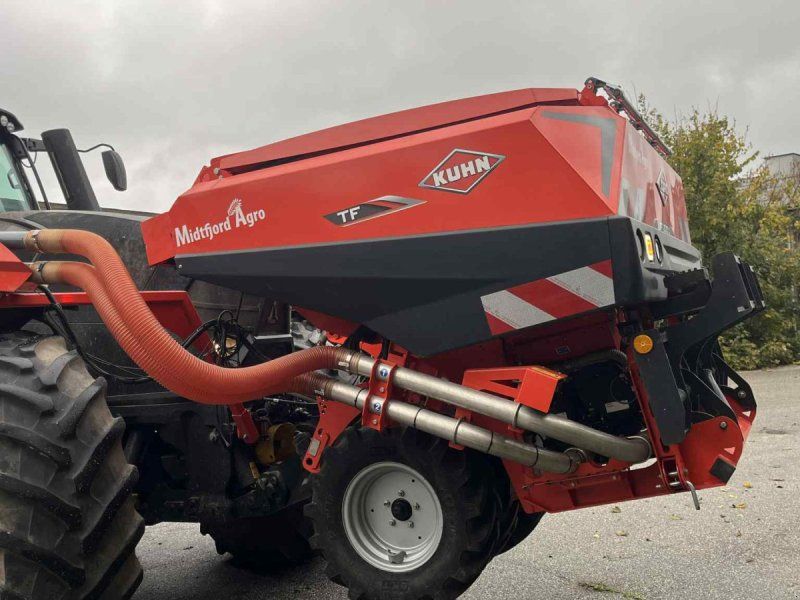Kuhn HR6040 med såmaskine Med dobbelt kammer fronttank TF2300