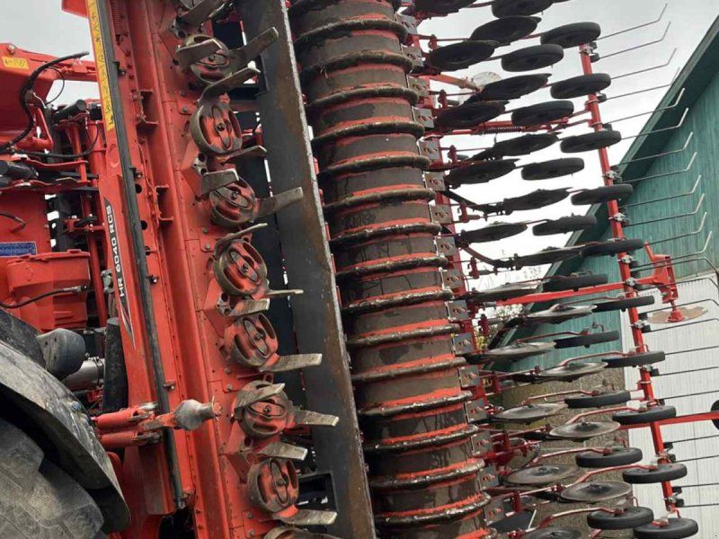 Kuhn HR6040 med såmaskine Med dobbelt kammer fronttank TF2300