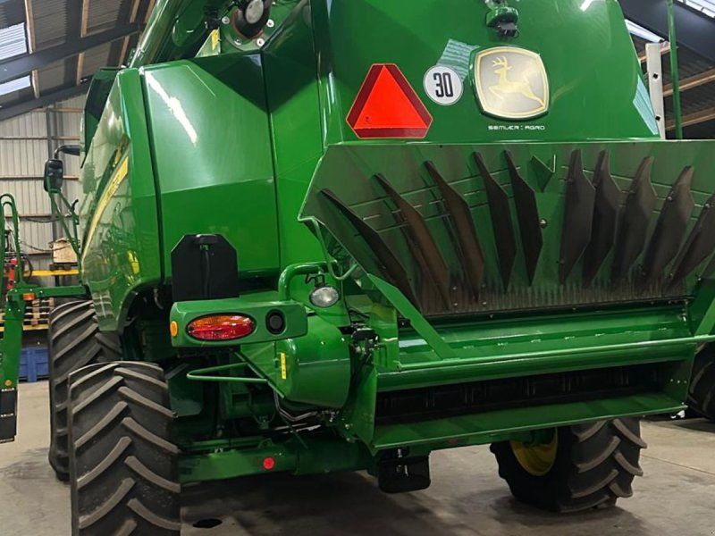 John Deere W660