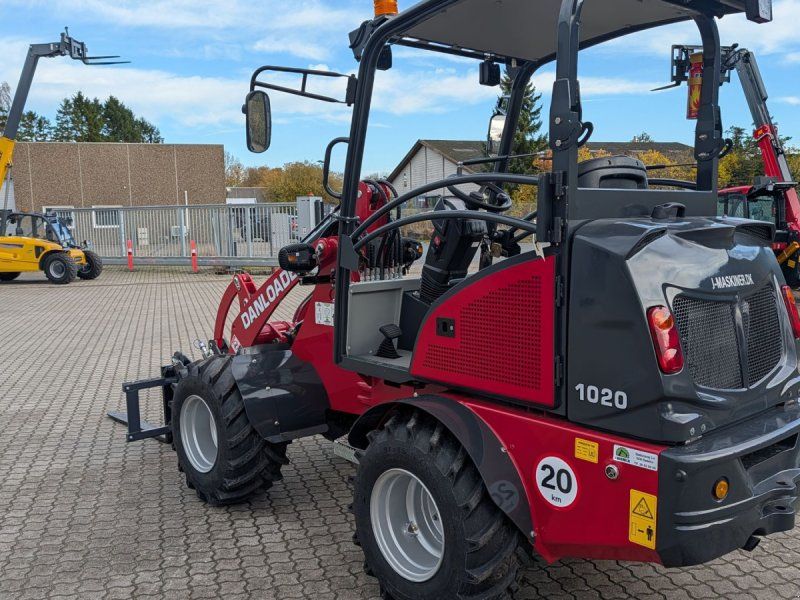1020 D