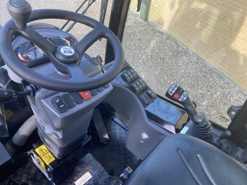 Giant G2700E