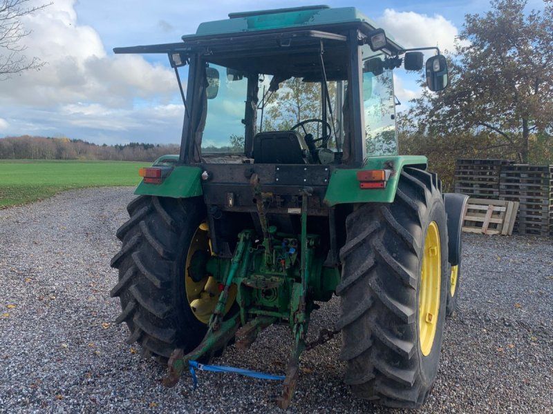 John Deere 2850 4 WD.