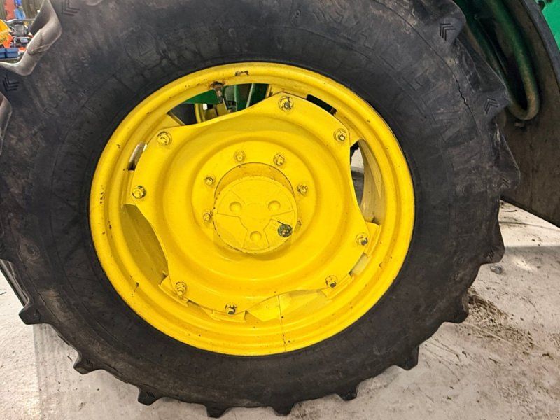 John Deere 3350
