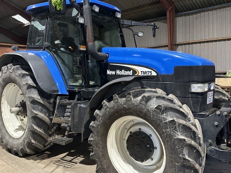 New Holland TM 175