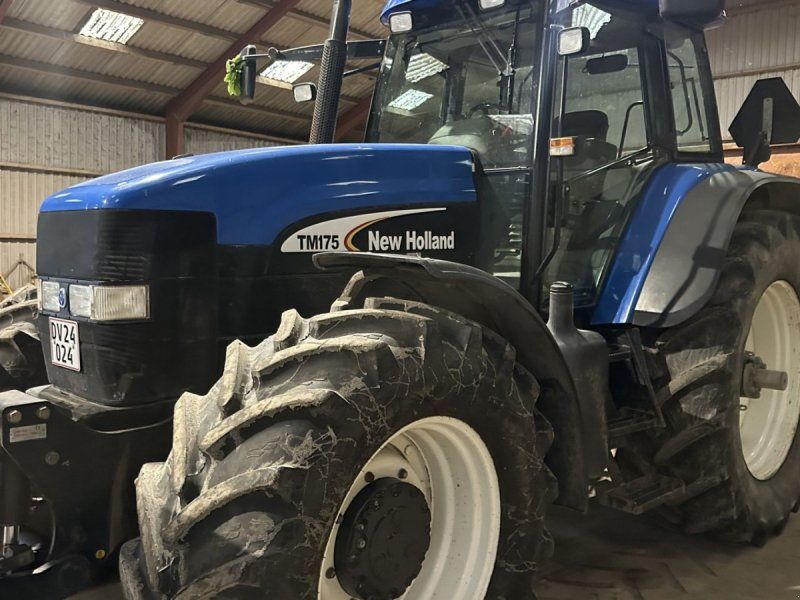 New Holland TM 175