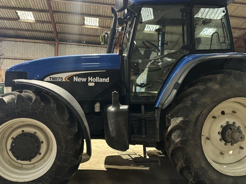 New Holland TM 175