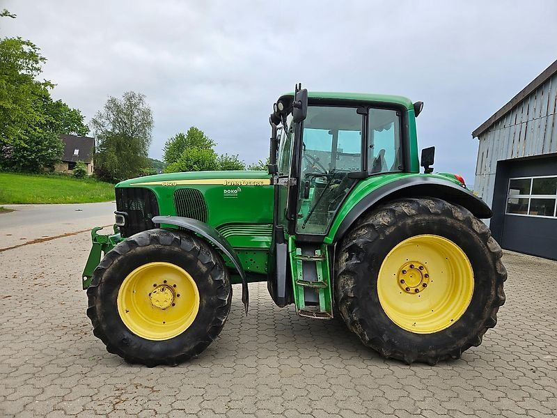 John Deere 6820